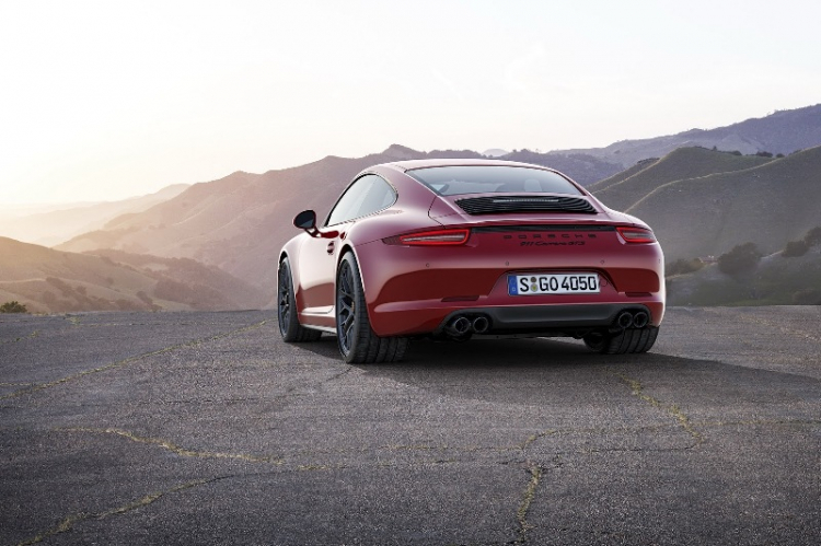 Ra mắt Porsche 911 Carrera GTS 2015