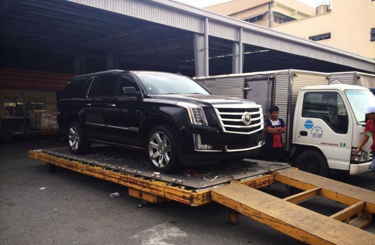 "Khủng long" hạng sang Cadilac Escalade 2015 đã về Việt Nam