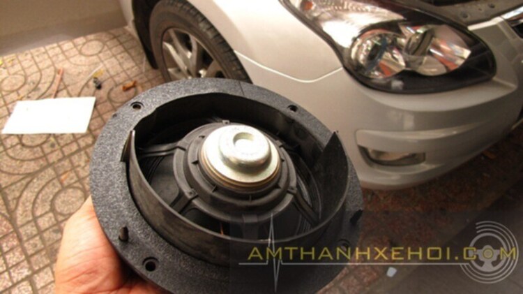 Vũ Car Workshop: Chuyên độ "âm thanh - hình ảnh - mâm - body" cho xe hơi. Vũ Car Workshop: Chuyên độ "âm thanh - hình ảnh - mâm - body" cho xe hơi.