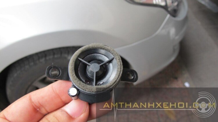 Vũ Car Workshop: Chuyên độ "âm thanh - hình ảnh - mâm - body" cho xe hơi. Vũ Car Workshop: Chuyên độ "âm thanh - hình ảnh - mâm - body" cho xe hơi.