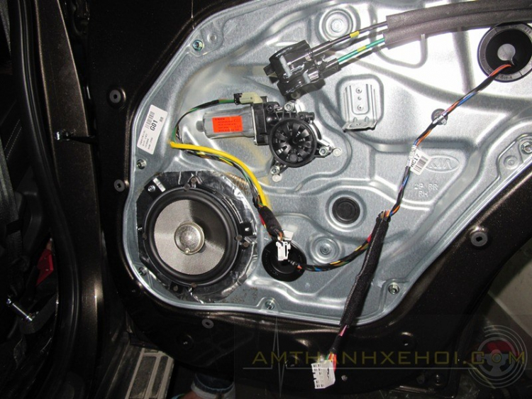 Vũ Car Workshop: Chuyên độ "âm thanh - hình ảnh - mâm - body" cho xe hơi. Vũ Car Workshop: Chuyên độ "âm thanh - hình ảnh - mâm - body" cho xe hơi.