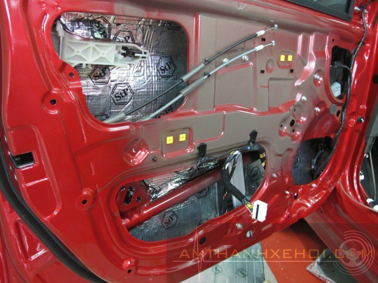 Vũ Car Workshop: Chuyên độ "âm thanh - hình ảnh - mâm - body" cho xe hơi. Vũ Car Workshop: Chuyên độ "âm thanh - hình ảnh - mâm - body" cho xe hơi.
