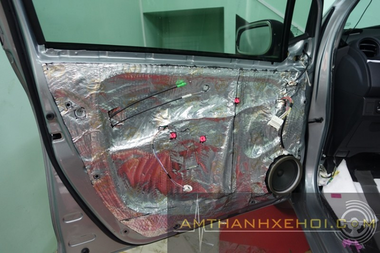 Vũ Car Workshop: Chuyên độ "âm thanh - hình ảnh - mâm - body" cho xe hơi. Vũ Car Workshop: Chuyên độ "âm thanh - hình ảnh - mâm - body" cho xe hơi.
