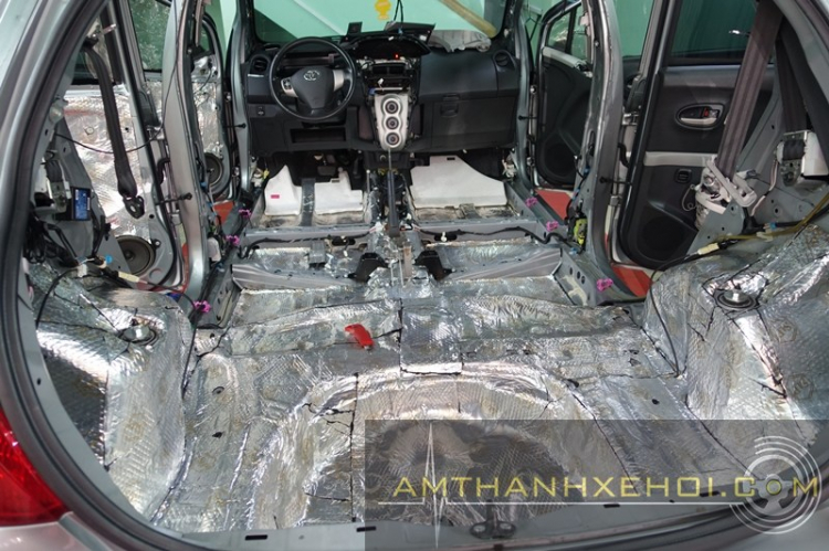 Vũ Car Workshop: Chuyên độ "âm thanh - hình ảnh - mâm - body" cho xe hơi. Vũ Car Workshop: Chuyên độ "âm thanh - hình ảnh - mâm - body" cho xe hơi.