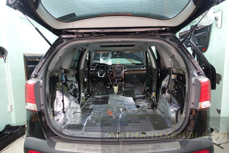 Vũ Car Workshop: Chuyên độ "âm thanh - hình ảnh - mâm - body" cho xe hơi. Vũ Car Workshop: Chuyên độ "âm thanh - hình ảnh - mâm - body" cho xe hơi.