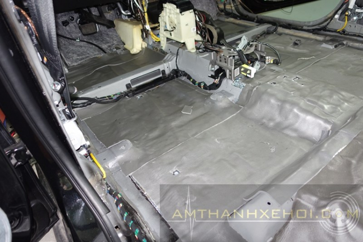 Vũ Car Workshop: Chuyên độ "âm thanh - hình ảnh - mâm - body" cho xe hơi. Vũ Car Workshop: Chuyên độ "âm thanh - hình ảnh - mâm - body" cho xe hơi.