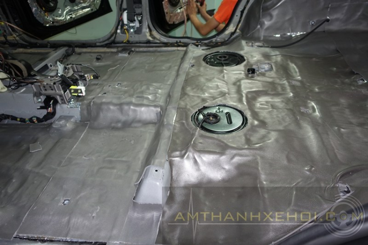 Vũ Car Workshop: Chuyên độ "âm thanh - hình ảnh - mâm - body" cho xe hơi. Vũ Car Workshop: Chuyên độ "âm thanh - hình ảnh - mâm - body" cho xe hơi.