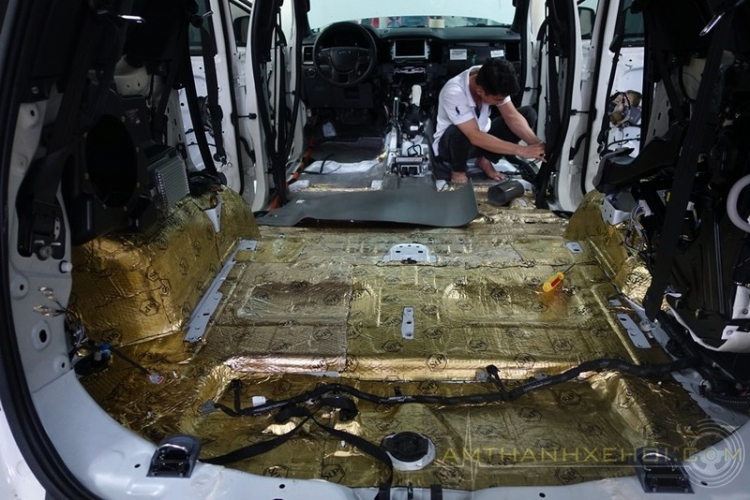 Vũ Car Workshop: Chuyên độ "âm thanh - hình ảnh -  mâm - body" cho xe hơi.