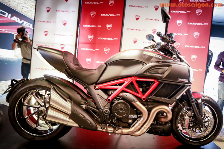 Ducati Diavel 2015 trình làng tại Việt Nam, giá 670 triệu