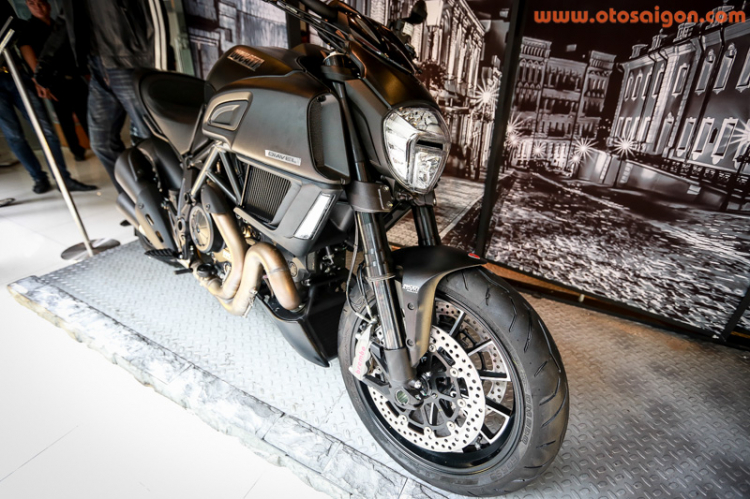 Ducati Diavel 2015 trình làng tại Việt Nam, giá 670 triệu