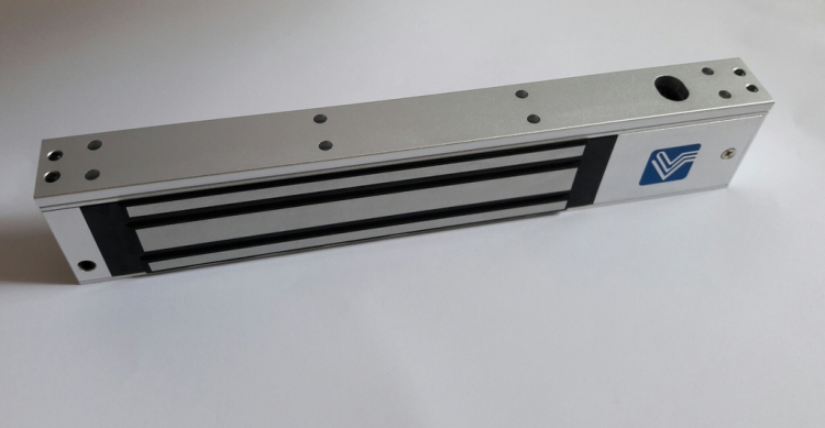 Lắp đặt khóa từ cho cửa liên động chỉ được đi 1 chiều Lắp đặt khóa từ cho cửa liên động chỉ được đi 1 chiều