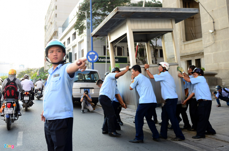 Đậu xe trên lề đường là sai?