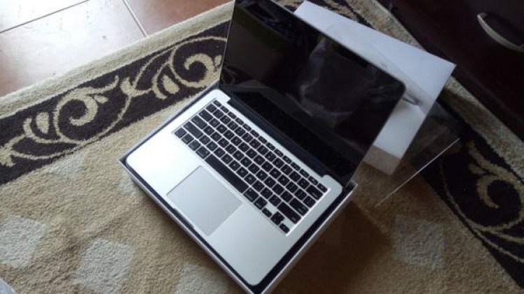Macbook Pro Retina 13 inch ME865 fullbox, likenew, hàng FPT siêu đẹp