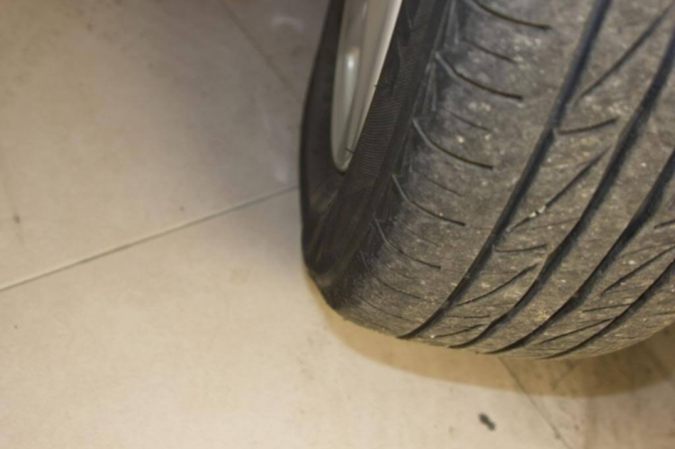 HỒNG CƯỜNG CHUYÊN VỎ(LỐP) BRIDGESTONE, DUNLOP,KUMHO, MICHELIN, CONTINENTAL,PIRELLI,HANKOOK,YOKOHAMA. HỒNG CƯỜNG CHUYÊN VỎ(LỐP) BRIDGESTONE, DUNLOP,KUMHO, MICHELIN, CONTINENTAL,PIRELLI,HANKOOK,YOKOHAMA.