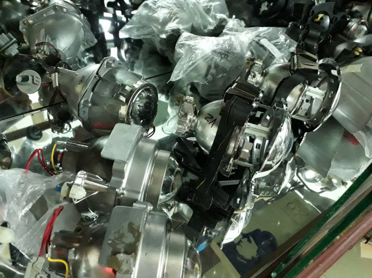 Bi xenon FX, moirmto , ballast denso nisan ìniniti , xenon Koito , philips , osram,Ge Bi xenon FX, moirmto , ballast denso nisan ìniniti , xenon Koito , philips , osram,Ge