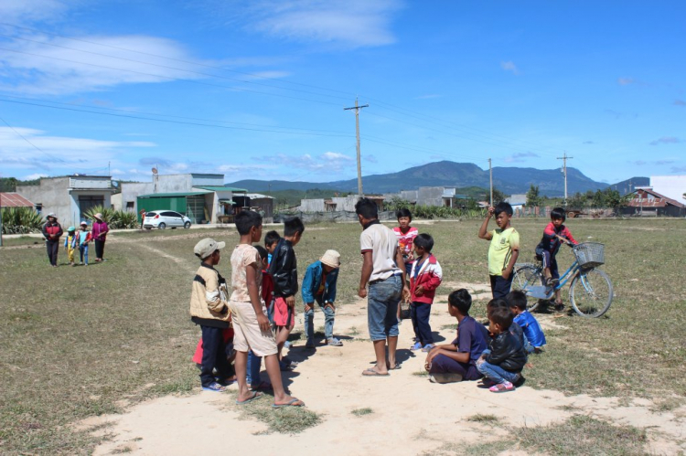 Một vài hình ảnh chuyến caravan từ thiện của FFC tại thôn BocKaPan xã TuTra huyện ĐơnDương Lâm Đồng