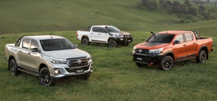 otosaigon-2018-Toyota-Hilux-OZ-1.jpg