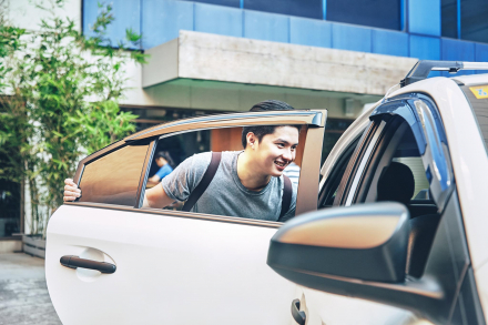 OtoSaigon-GrabCar-1.jpg
