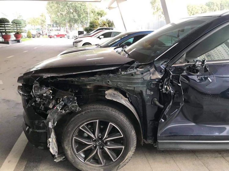 [Hình ảnh] Mazda CX-5 2018 mới ra biển đã bị tai nạn, chia buồn với bác chủ!