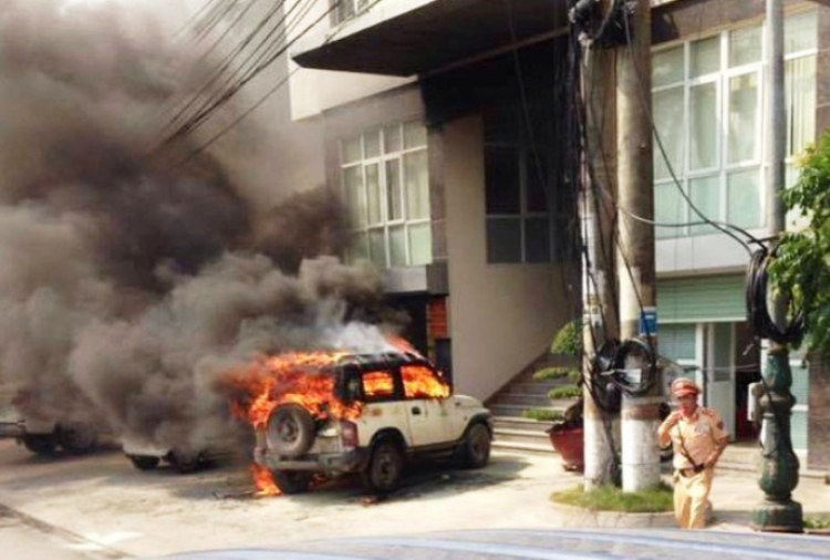 Mazda bị cháy