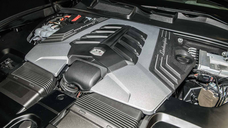 [NAIAS 2018] Lamborghini Urus đứng chung hàng với xe gia đình