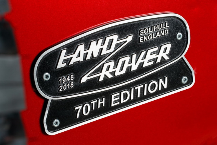 Land Rover Defender phiên bản kỷ niệm 70 năm ra mắt; chỉ 150 chiếc được sản xuất
