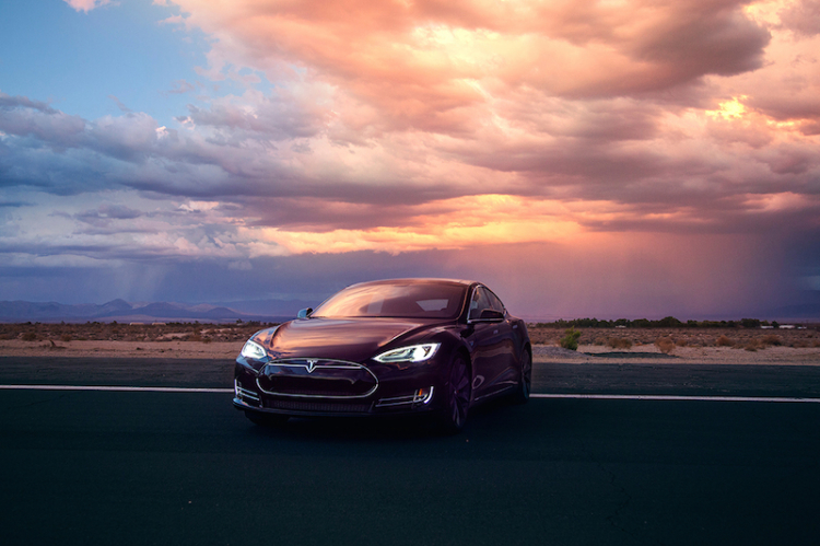 Tesla ra mắt biến thể "D" Model S