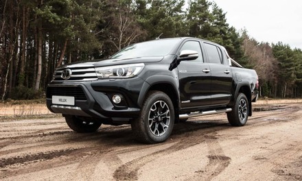 otosaigon-toyota-hilux-01.jpg