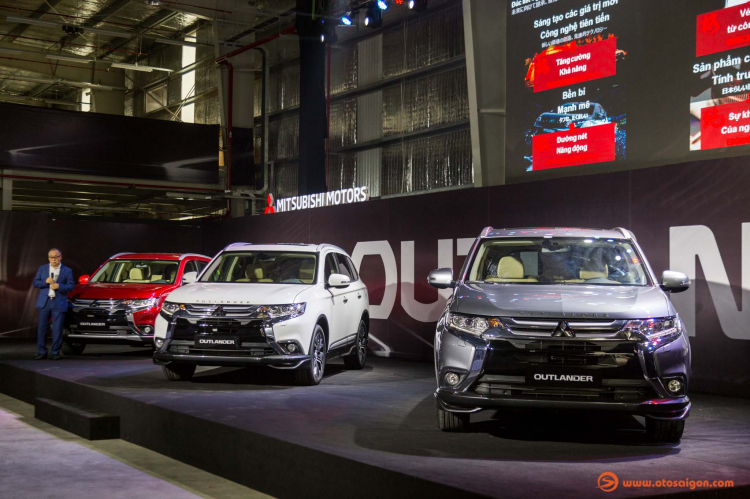 Mitsubishi Việt Nam chính thức xuất xưởng Outlander 2018 CKD, 5+2 chỗ, giá từ 808 triệu đồng