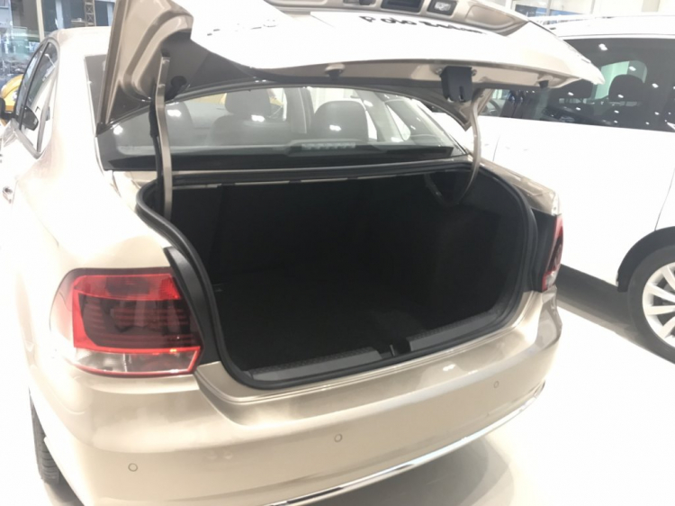 Đánh Giá Chi Tiết Xe Volkswagen Polo Sedan 2018 Màu Vàng Titanium Hiếm Tại Việt Nam Đánh Giá Chi Tiết Xe Volkswagen Polo Sedan 2018 Màu Vàng Titanium Hiếm Tại Việt Nam