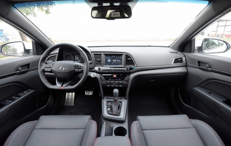 Hyundai Elantra Sport ra mắt, động cơ 1.6L Turbo, 204 mã lực; giá 729 triệu