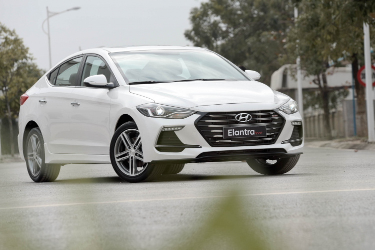 Hyundai Elantra Sport ra mắt, động cơ 1.6L Turbo, 204 mã lực; giá 729 triệu