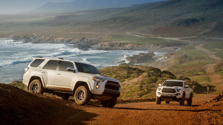Toyota tung ảnh teaser ''nhá hàng'' bộ ba: Tacoma, Tundra và 4Runner mới