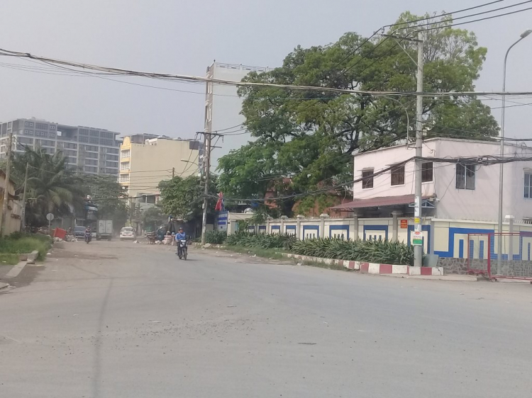 CSGT “làm luật” ở cửa ngõ sân bay Tân Sơn Nhất CSGT “làm luật” ở cửa ngõ sân bay Tân Sơn Nhất