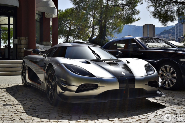 Ngắm siêu phẩm Koenigsegg One:1 tại khách sạn ở Monaco, Pháp