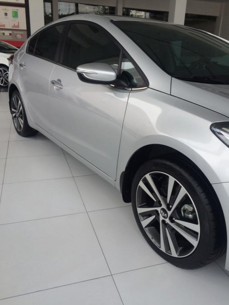 NEW KIA Cerato 1.6AT Bạc