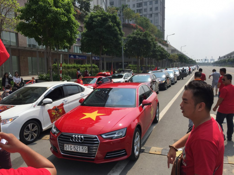 Loạt ô tô trên khắp cả nước dán decal cổ vũ đội tuyển U23 Việt Nam Loạt ô tô trên khắp cả nước dán decal cổ vũ đội tuyển U23 Việt Nam