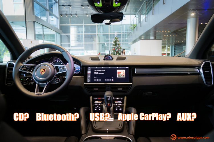 Các bác nghe nhạc trên xe ô tô bằng cách nào? Bluetooth, CD, USB, Apple CarPlay hay AUX?