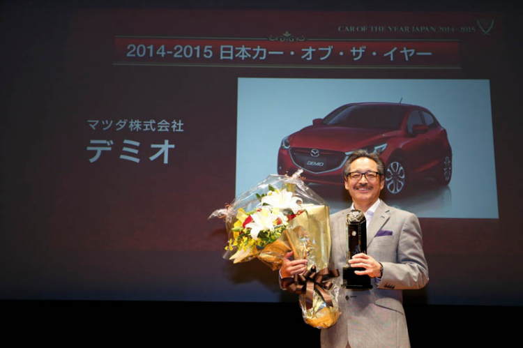 Vượt Mercedes C-Class, Mazda2 giành giải xe của năm ở Nhật Bản
