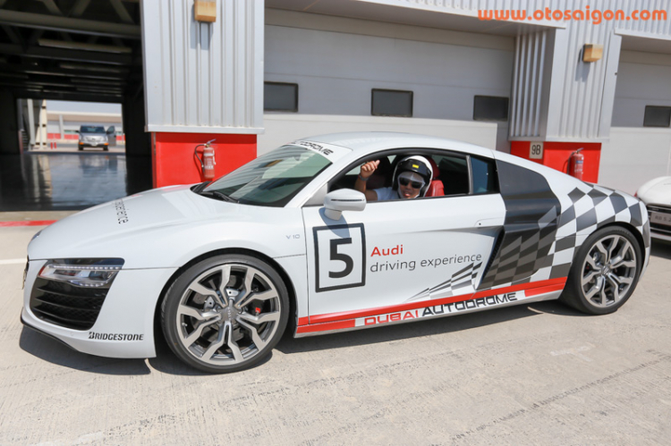 Trải nghiệm siêu xe R8 cùng Audi Việt Nam tại Dubai, UAE Trải nghiệm siêu xe R8 cùng Audi Việt Nam tại Dubai, UAE