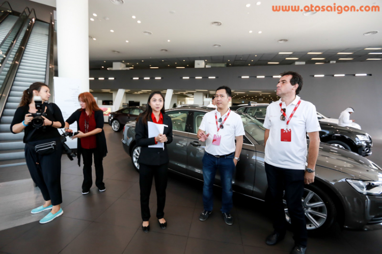 Trải nghiệm siêu xe R8 cùng Audi Việt Nam tại Dubai, UAE Trải nghiệm siêu xe R8 cùng Audi Việt Nam tại Dubai, UAE