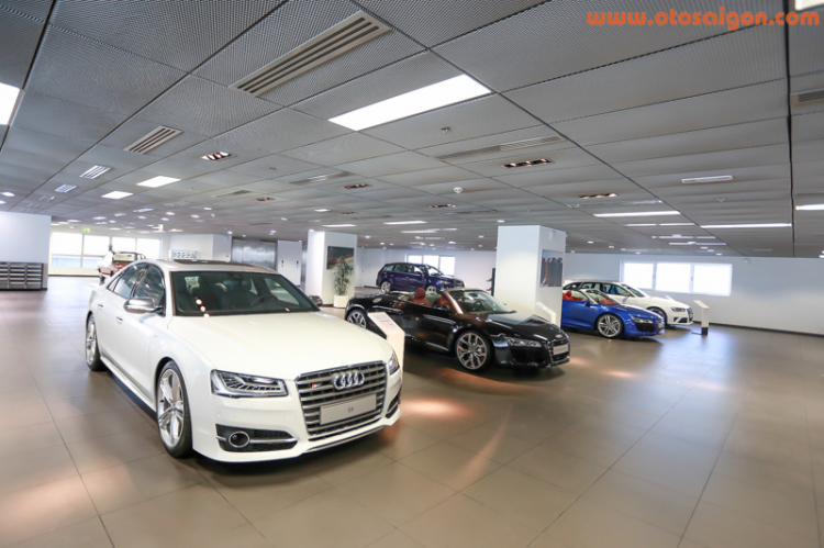 Trải nghiệm siêu xe R8 cùng Audi Việt Nam tại Dubai, UAE Trải nghiệm siêu xe R8 cùng Audi Việt Nam tại Dubai, UAE