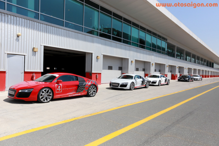 Trải nghiệm siêu xe R8 cùng Audi Việt Nam tại Dubai, UAE Trải nghiệm siêu xe R8 cùng Audi Việt Nam tại Dubai, UAE