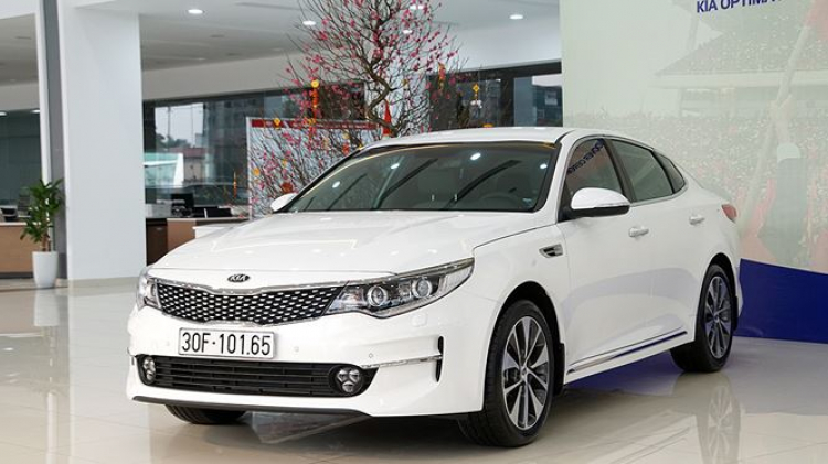 Thaco chính thức trao tặng xe Kia Optima cho HLV Park Hang Seo