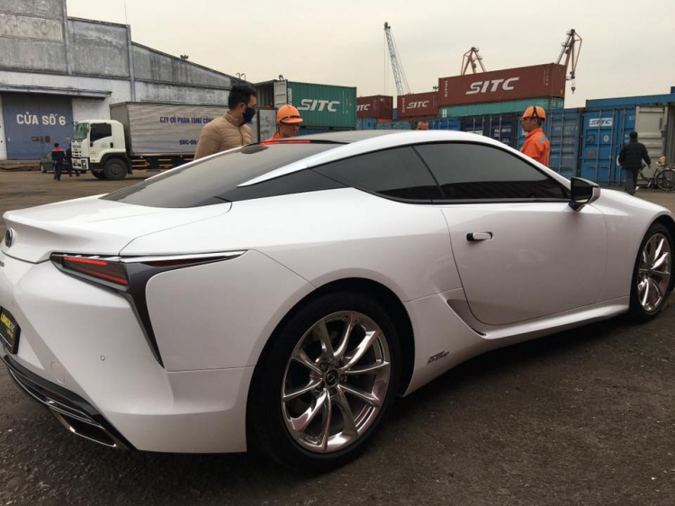 Thêm Lexus LC500h về Việt Nam đón Tết