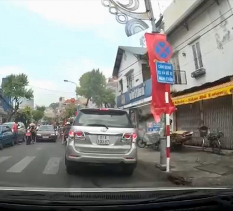 Ý thức.... !?!? Ý thức.... !?!?