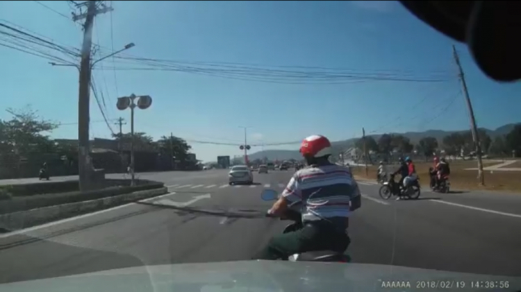 Trên đường thiên lý. Trên đường thiên lý.