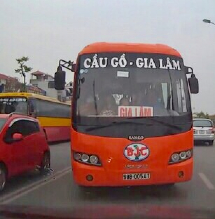 Trên đường thiên lý. Trên đường thiên lý.