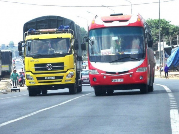 Trên đường thiên lý. Trên đường thiên lý.