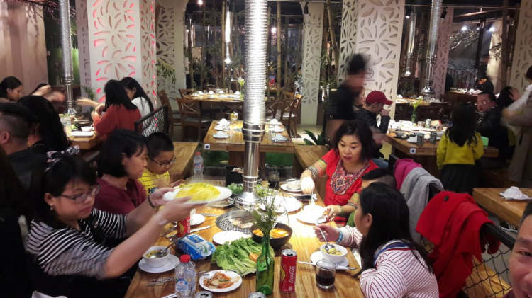 hành trình 8 ngày tết .